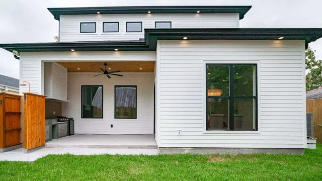 Siding Lawn