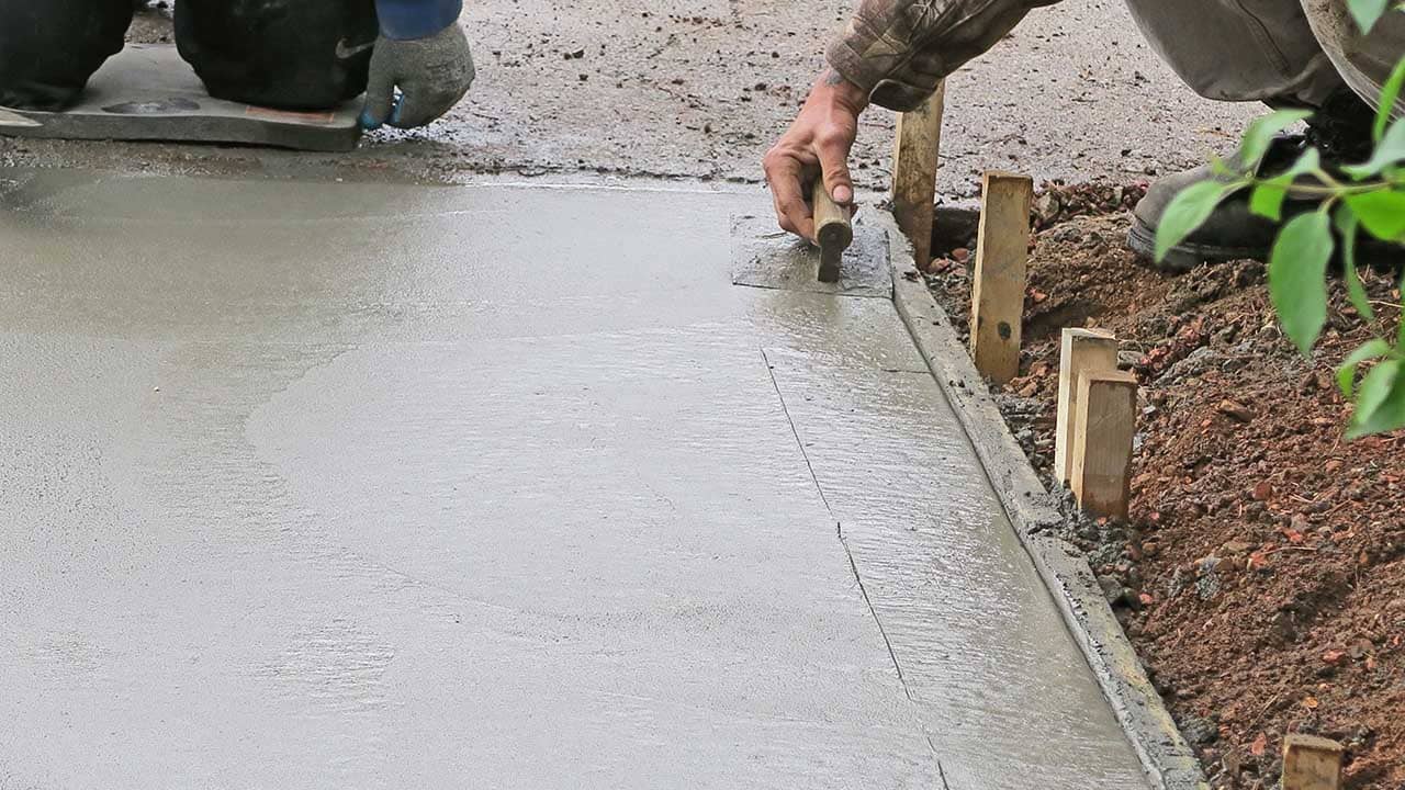 how-to-pour-concrete-driveway-in-sections